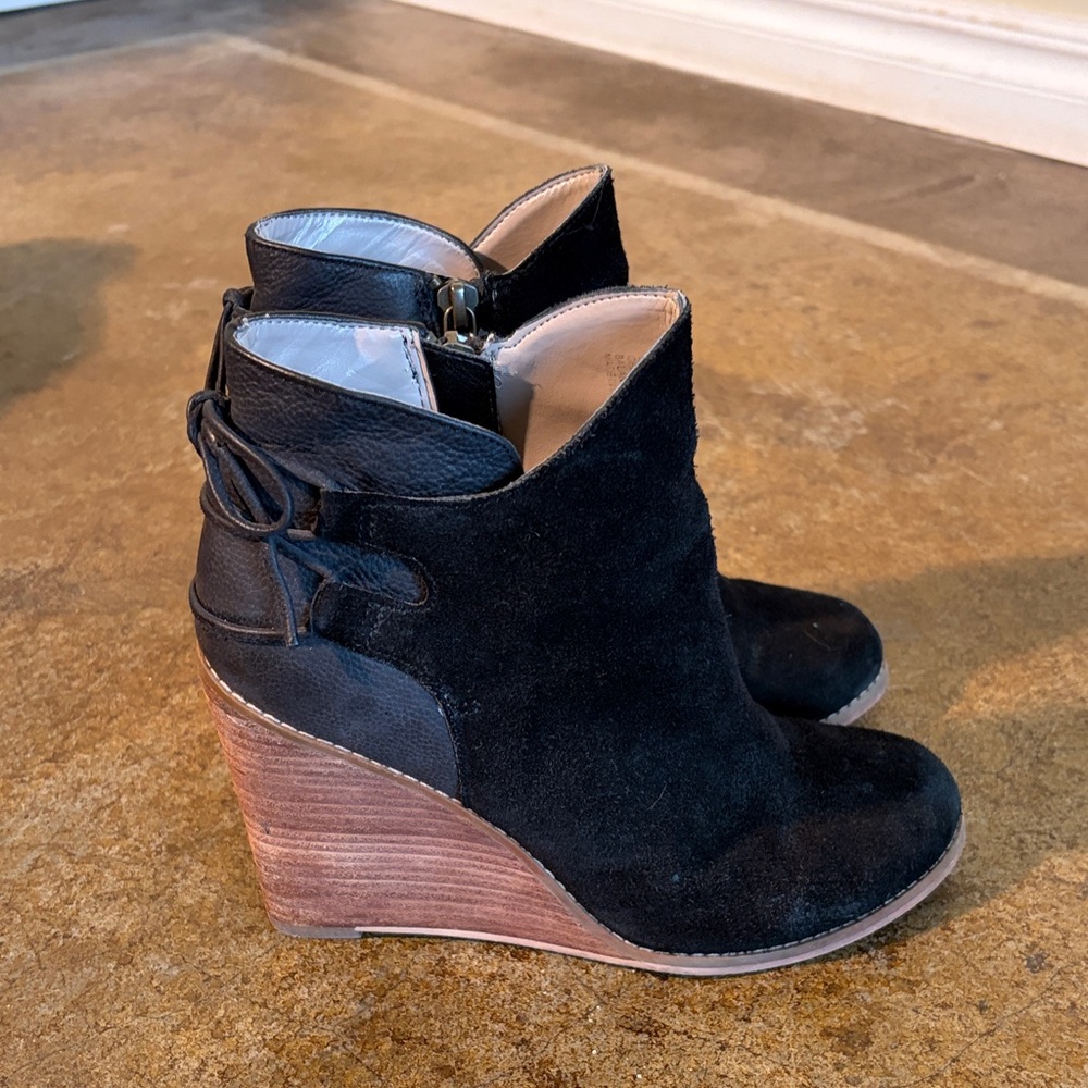 Hinge Black Suede Wedge Boots 6M